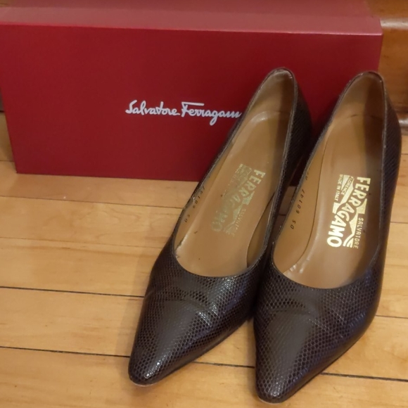 LAST CHANCE Brown lizard Salvatore Ferragamo pumps - Picture 3 of 8